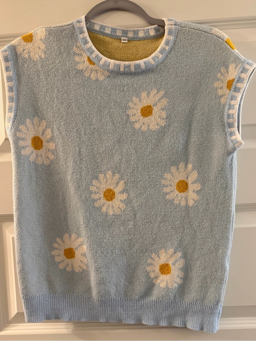 EUC Light Blue Daisy Knit Sleeveless Top - Size M